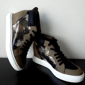 M I X N O. 6 Camo Wedge Sneaker Size 9
